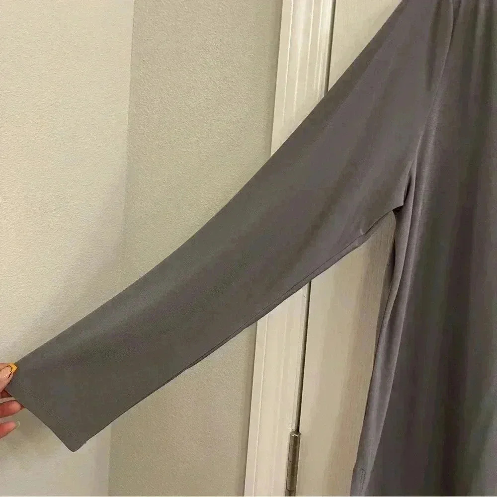 Long Sleeve Blouse With Sequins Detailing At The Bottom - Picture 5 of 7